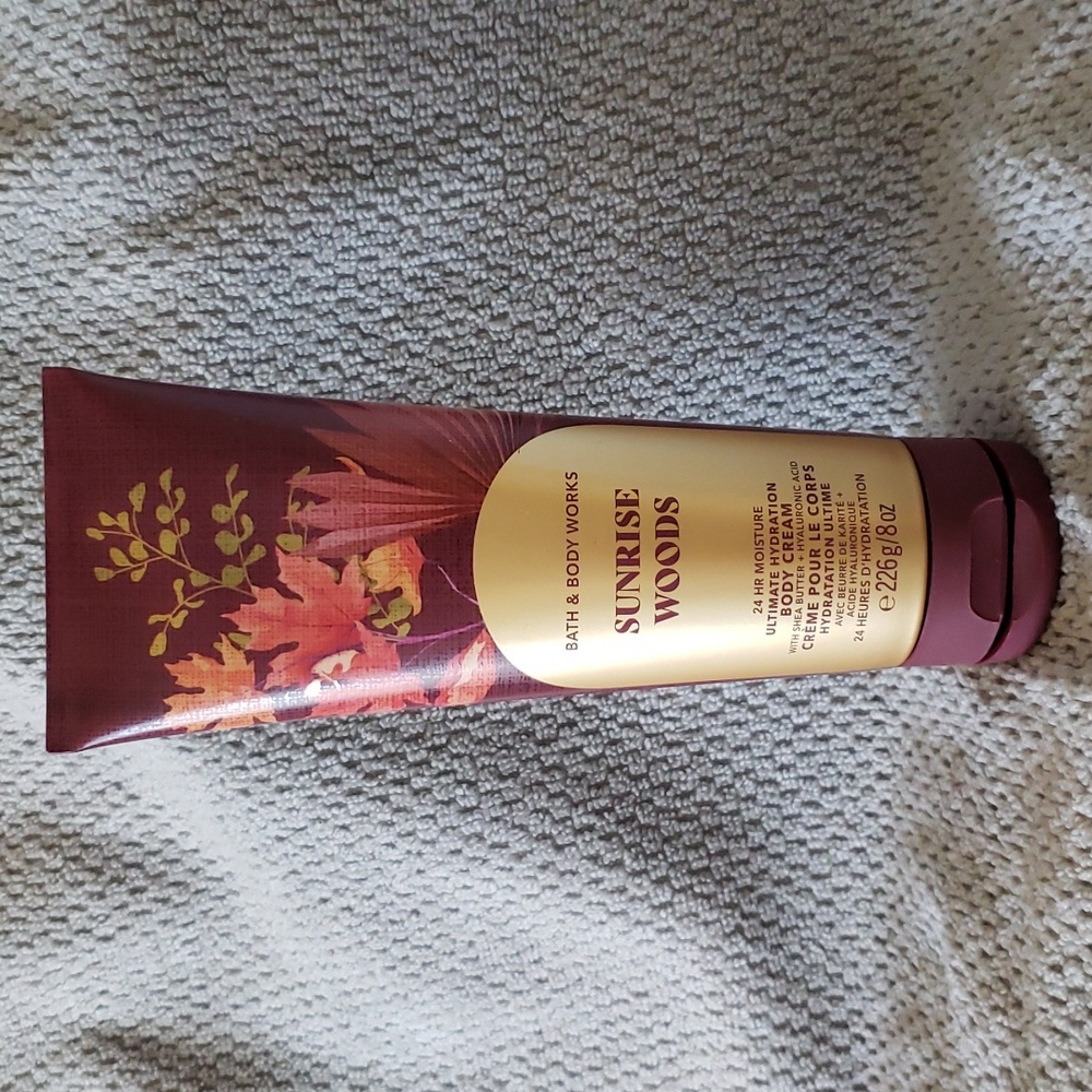 ❣3/25 ❣  Bath & Body Works SUNRISE WOODS  Ultimate Hydration Body Cream 8oz
